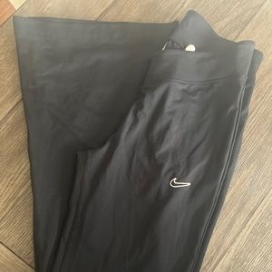 Nike Flare Pant